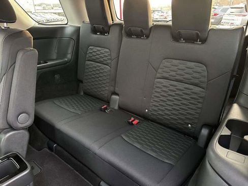 Used 2022 Nissan Pathfinder SV w/ SV Premium Package image 16