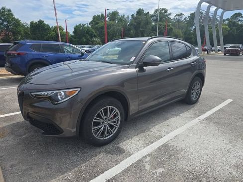 Used 2023 Alfa Romeo Stelvio Sprint RWD image 2