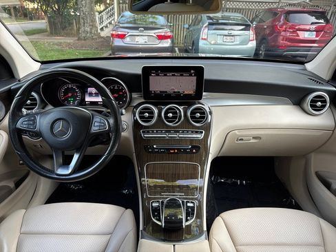 Used 2017 Mercedes-Benz GLC 300 4MATIC image 20