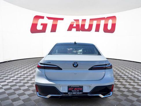Used 2024 BMW 740i xDrive image 5