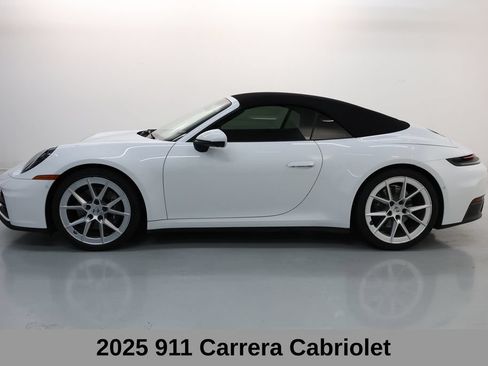 Used 2025 Porsche 911 Carrera RWD image 4