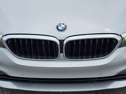 Used 2019 BMW 530e w/ Convenience Package RWD image 3