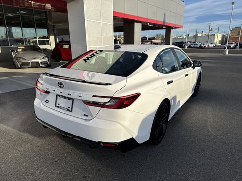 Used 2026 Toyota Camry XLE w/ Convenience Package image 4