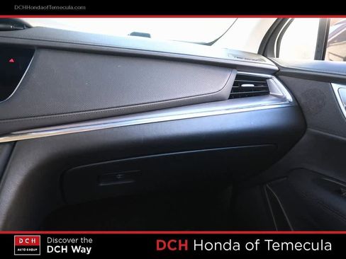 Used 2017 Cadillac XT5 Premium Luxury image 14