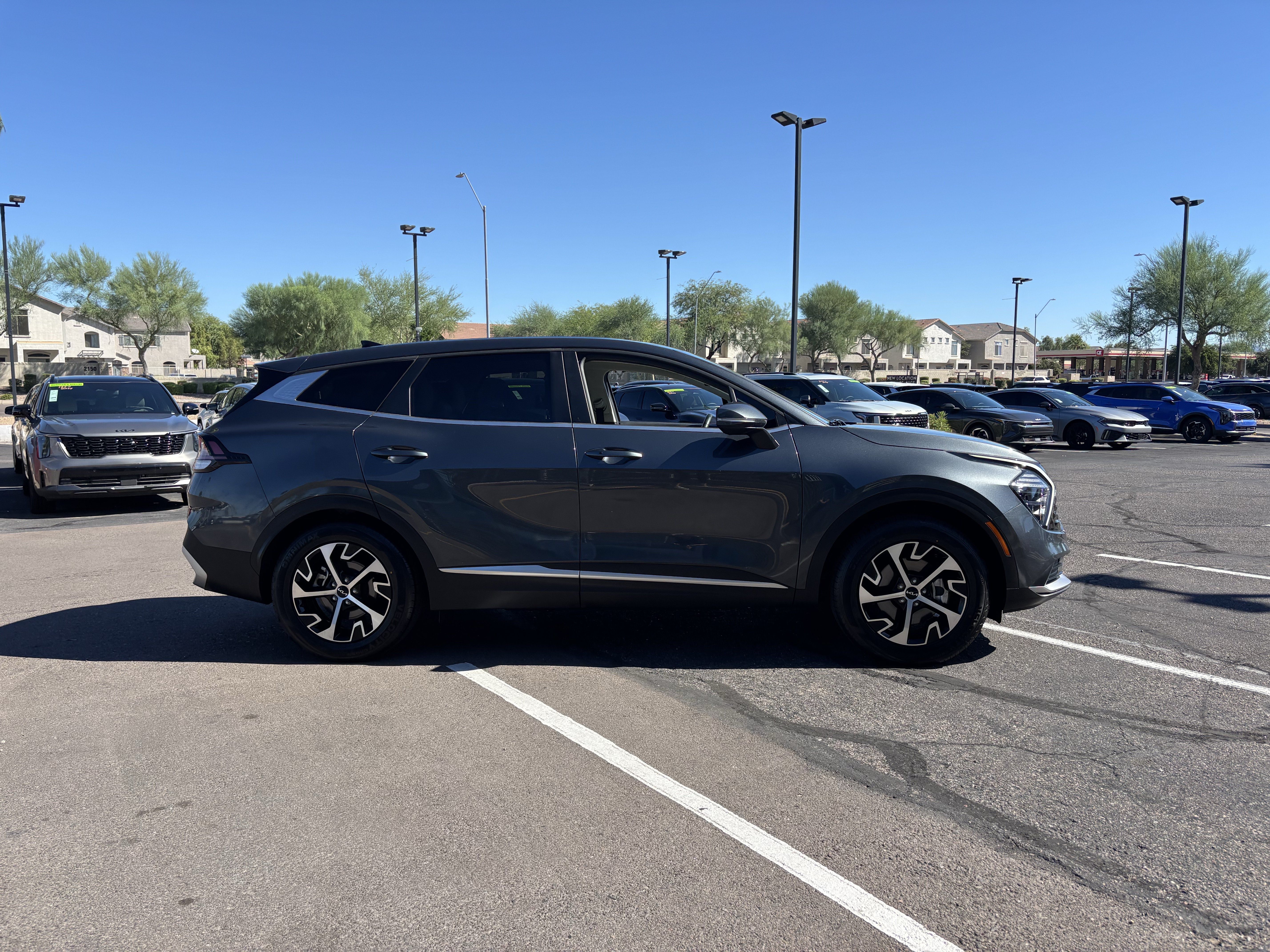 Certified 2025 Kia Sportage EX FWD image 2