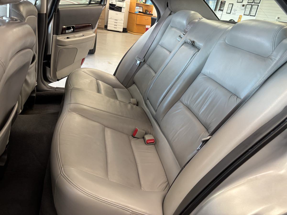 Used 2000 Lincoln LS RWD image 26