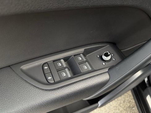 Used 2021 Audi Q5 2.0T Premium w/ Convenience Package image 18