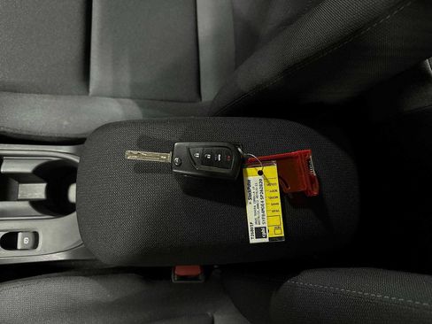 Used 2025 Toyota Corolla LE FWD image 31