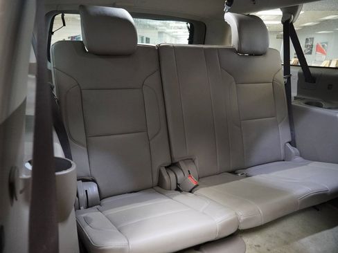 Used 2018 Chevrolet Suburban Premier image 26