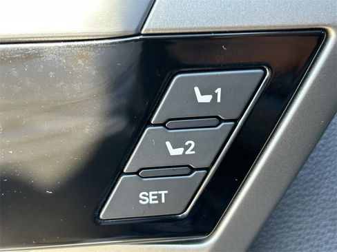 Used 2023 Toyota Tundra Limited image 25