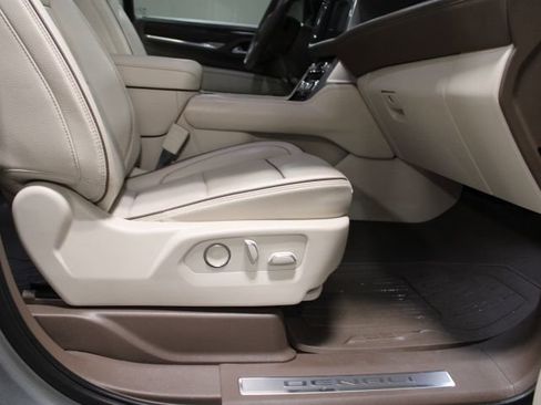 Used 2024 GMC Yukon XL Denali AWD/4WD image 28