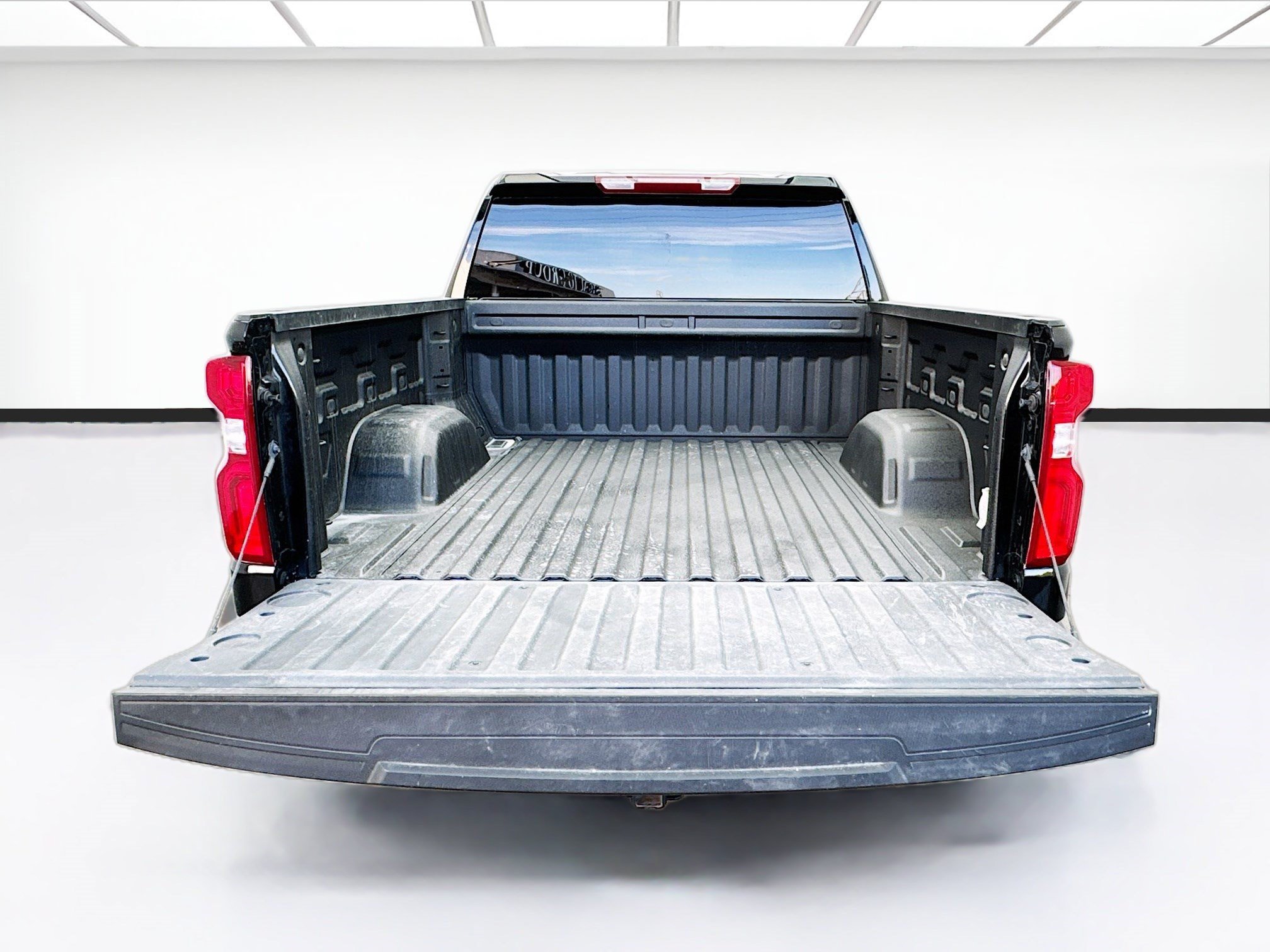 Used 2024 Chevrolet Silverado 1500 RST AWD/4WD image 17