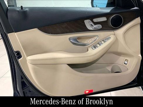 Certified 2021 Mercedes-Benz C 300 4MATIC Sedan image 23