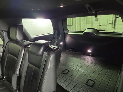 Used 2019 Ford Expedition XLT w/ Equipment Group 201A AWD/4WD image 17