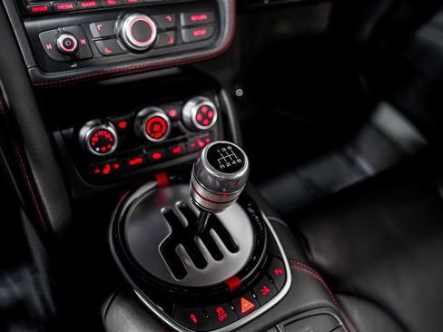 Used 2014 Audi R8 V8 w/ Full Leather Package AWD/4WD image 15