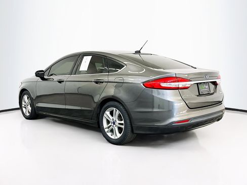 Used 2018 Ford Fusion SE image 5
