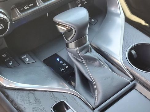 Used 2024 Lexus LX 600 4WD w/ Luxury Package image 19