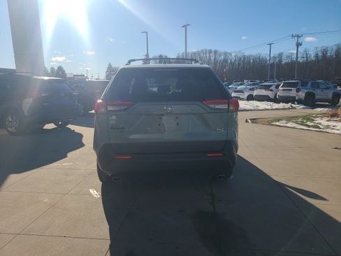Used 2019 Toyota RAV4 XLE image 6
