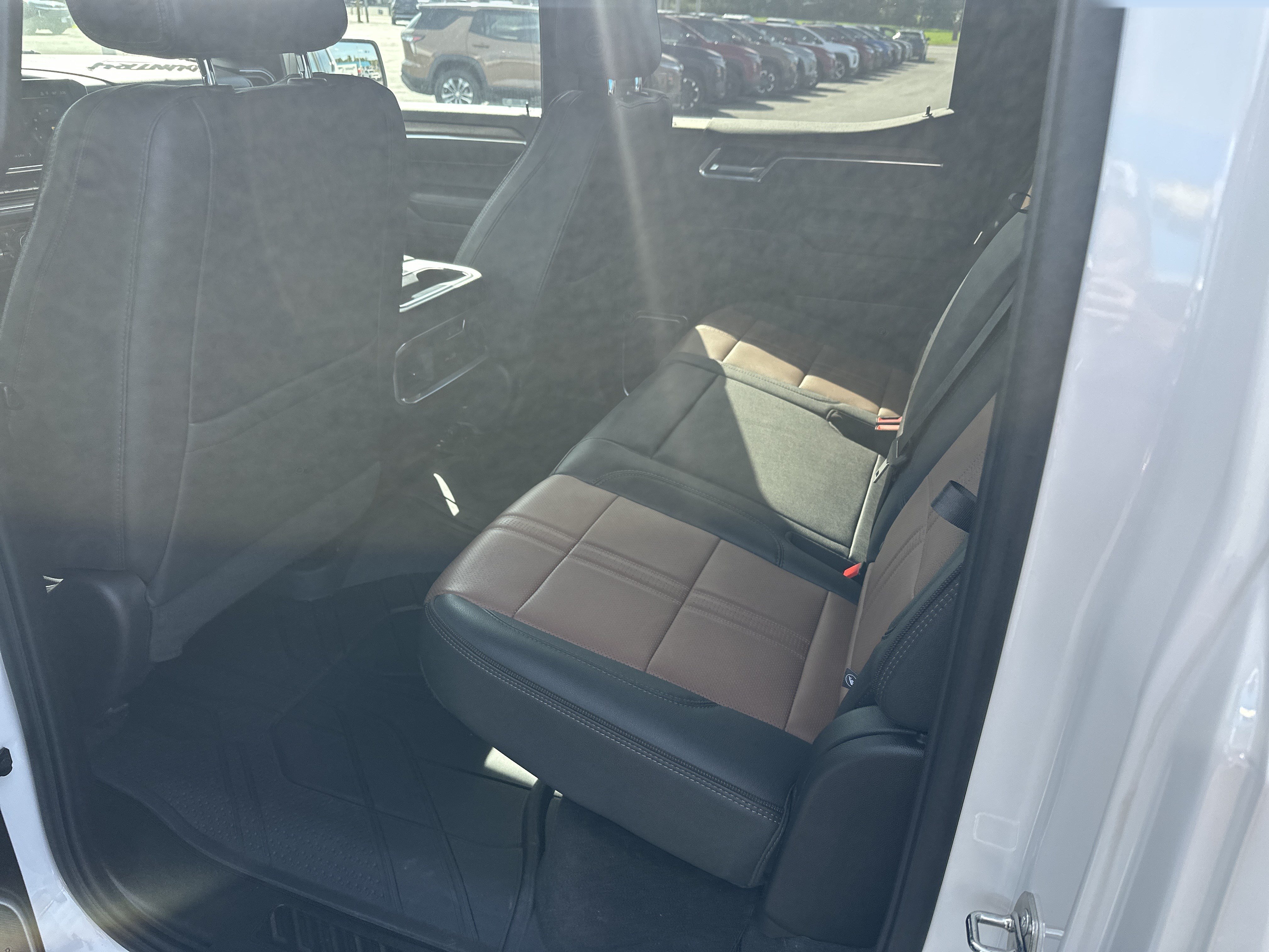 Certified 2023 Chevrolet Silverado 1500 High Country w/ Technology Package AWD/4WD image 9