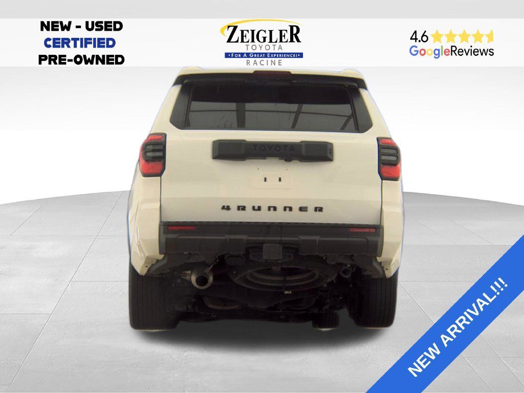 Used 2025 Toyota 4Runner SR5 AWD/4WD image 3