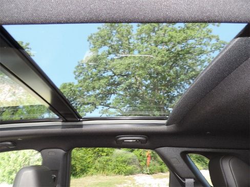 Certified 2023 Cadillac XT5 Sportv w/ Technology Package image 10