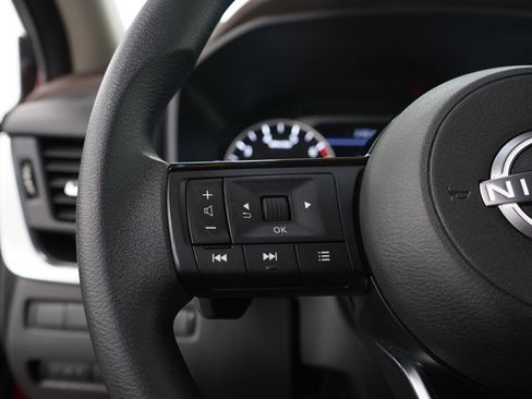 Used 2023 Nissan Rogue SV AWD/4WD image 26
