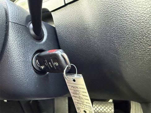 Used 2012 Volkswagen Tiguan S image 27