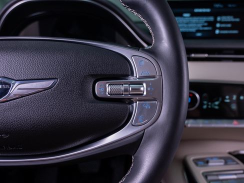 Used 2022 Genesis GV70 2.5T AWD/4WD image 23