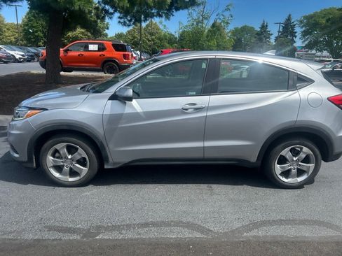 Used 2022 Honda HR-V LX image 8