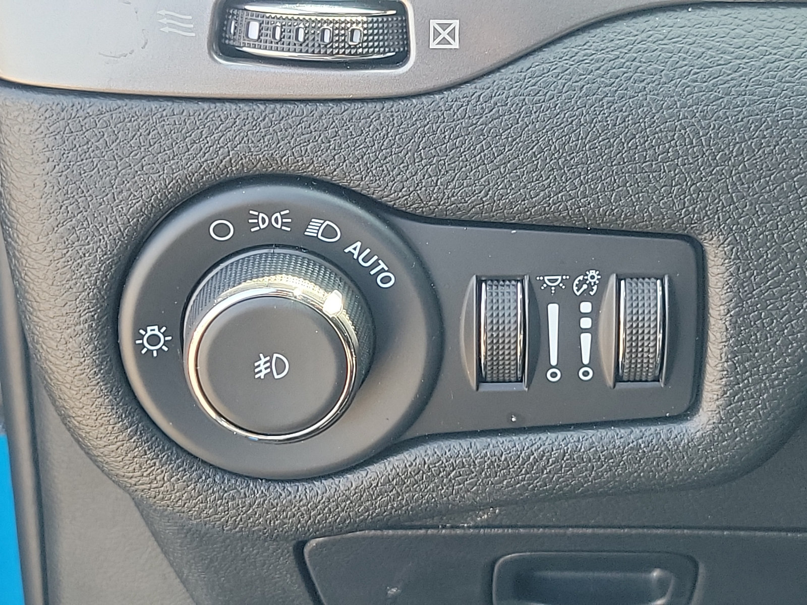 Used 2022 Jeep Cherokee Latitude Lux AWD/4WD image 23
