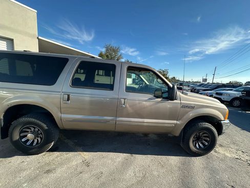 Used 2000 Ford Excursion XLT image 4