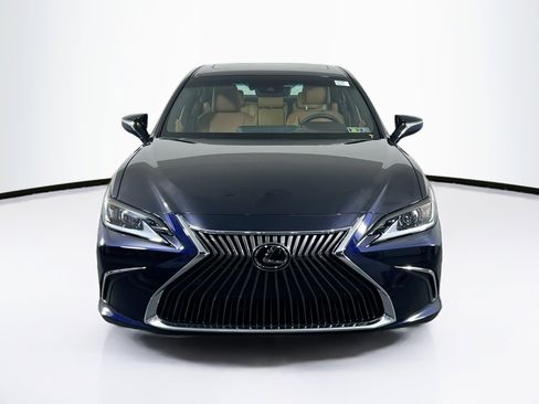 Used 2019 Lexus ES 350 w/ Premium Package image 2