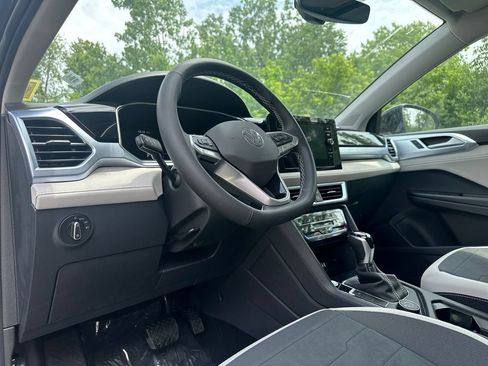 New 2026 Volkswagen Taos SE AWD/4WD image 11