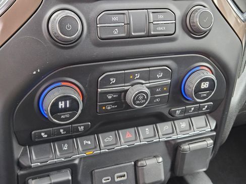 Used 2023 Chevrolet Silverado 2500 High Country image 24