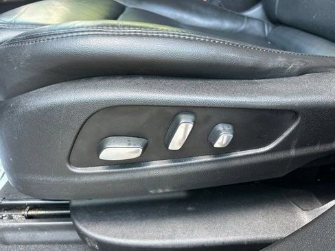 Used 2018 Cadillac XT5 Luxury w/ Driver Awareness Package FWD image 14