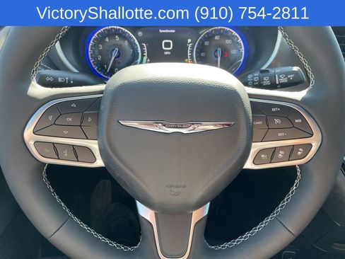 New 2026 Chrysler Pacifica Select image 28