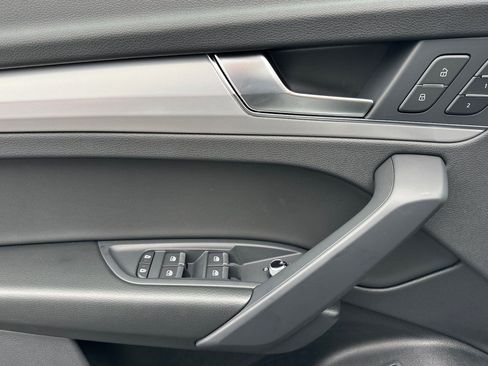 Used 2025 Audi Q5 2.0T Premium w/ Convenience Plus Package image 10