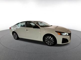 Used 2025 Nissan Altima 2.5 SV FWD video 2
