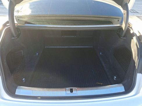 Used 2023 Audi A8 L 3.0T image 32