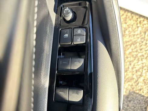 Used 2025 Toyota Corolla Premium image 12