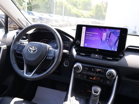 Used 2023 Toyota RAV4 XLE Premium AWD/4WD image 27
