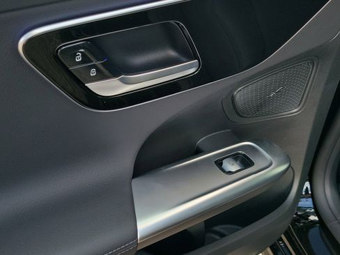Certified 2026 Mercedes-Benz C 300 Sedan image 7