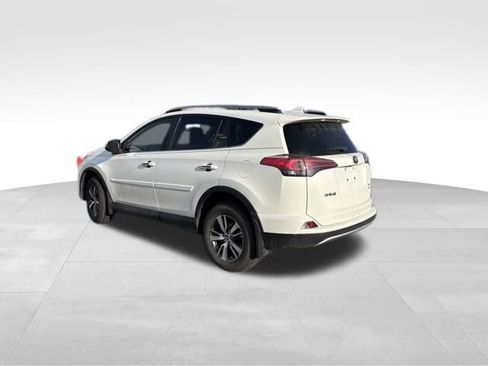 Used 2018 Toyota RAV4 XLE image 3