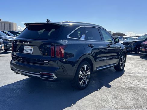 Certified 2024 Kia Sorento SX Prestige image 6