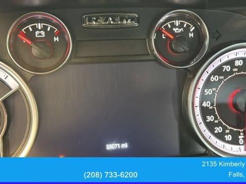 Used 2019 RAM 1500 Classic SLT w/ Black Appearance Group AWD/4WD image 10