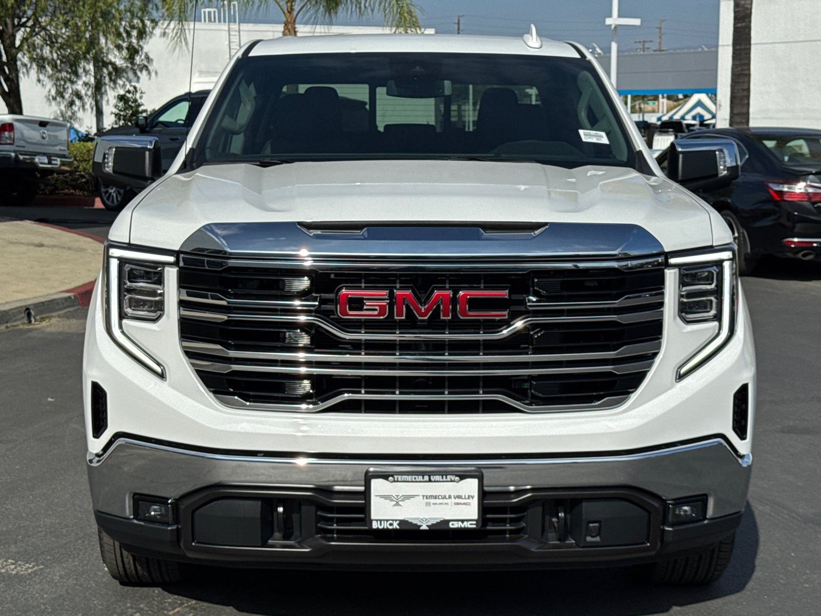 Used 2026 GMC Sierra 1500 SLT w/ SLT Convenience Package AWD/4WD image 5