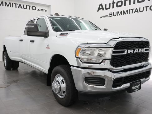 Used 2024 RAM 3500 Tradesman w/ Chrome Appearance Group AWD/4WD image 2