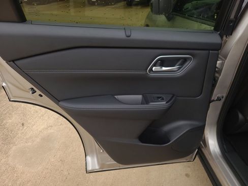New 2026 Nissan Rogue Platinum AWD/4WD image 11