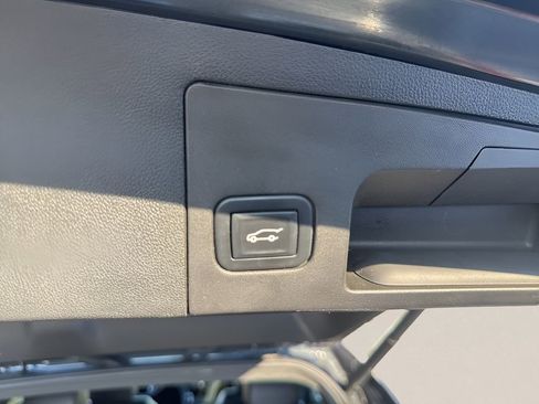 Used 2023 Cadillac XT5 Premium Luxury w/ Technology Package AWD/4WD image 11