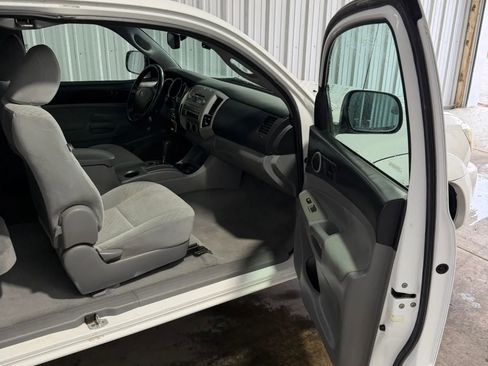Used 2010 Toyota Tacoma PreRunner RWD image 14